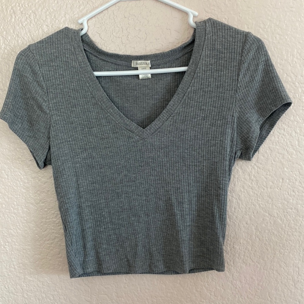 grey crop top